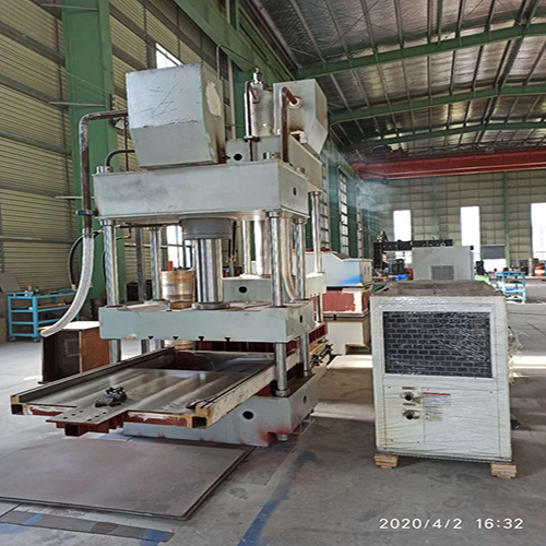 棗莊四柱式油壓機 棗莊四柱式油壓機