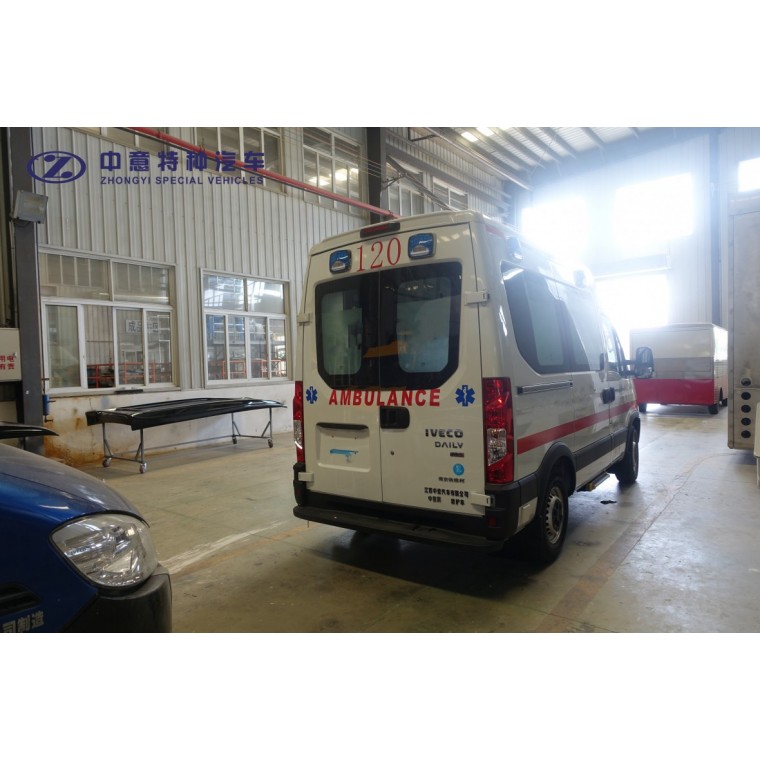 SZY5040XJHN6救護(hù)車(chē)